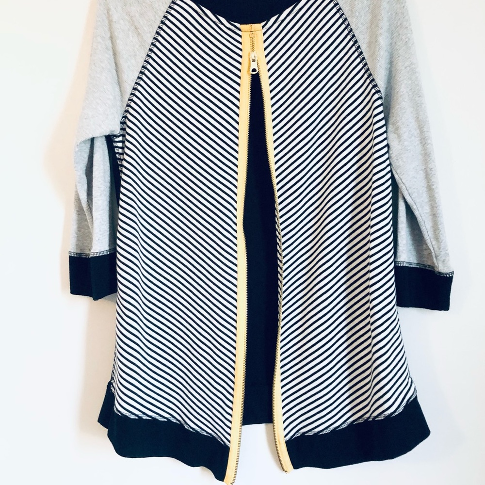 ❤️ Chicos Zenergy Zip Back Pullover
